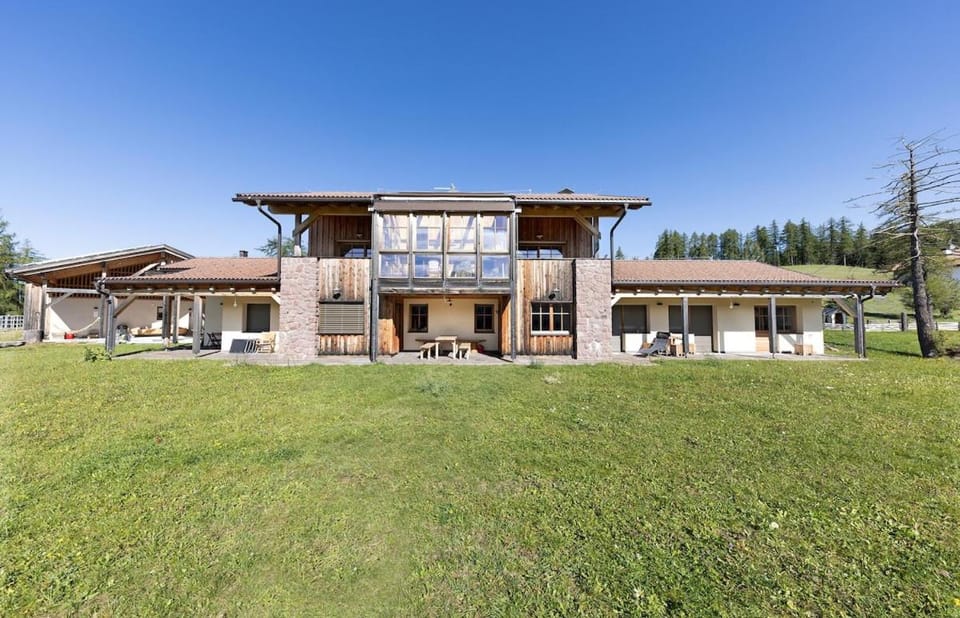 Modern Alpine Lodge Ski Storage & Sunset Terrace Apartment in Trentino-South Tyrol