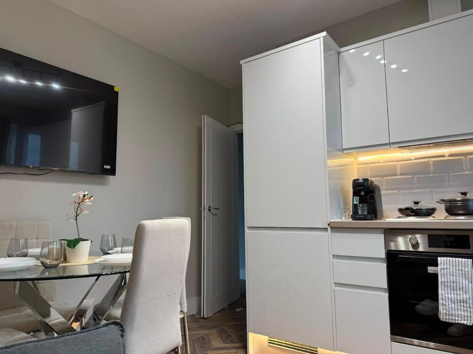 Kitchen or kitchenette, oven, stove