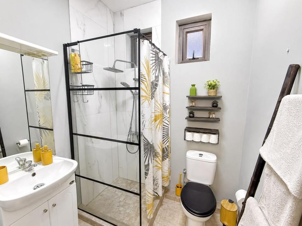 Shower, Bathroom