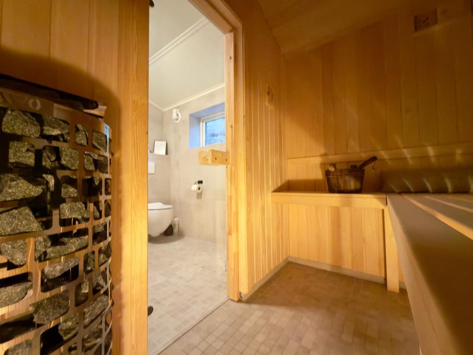 Central apartment with panoramic view and sauna Apartment in Tromso