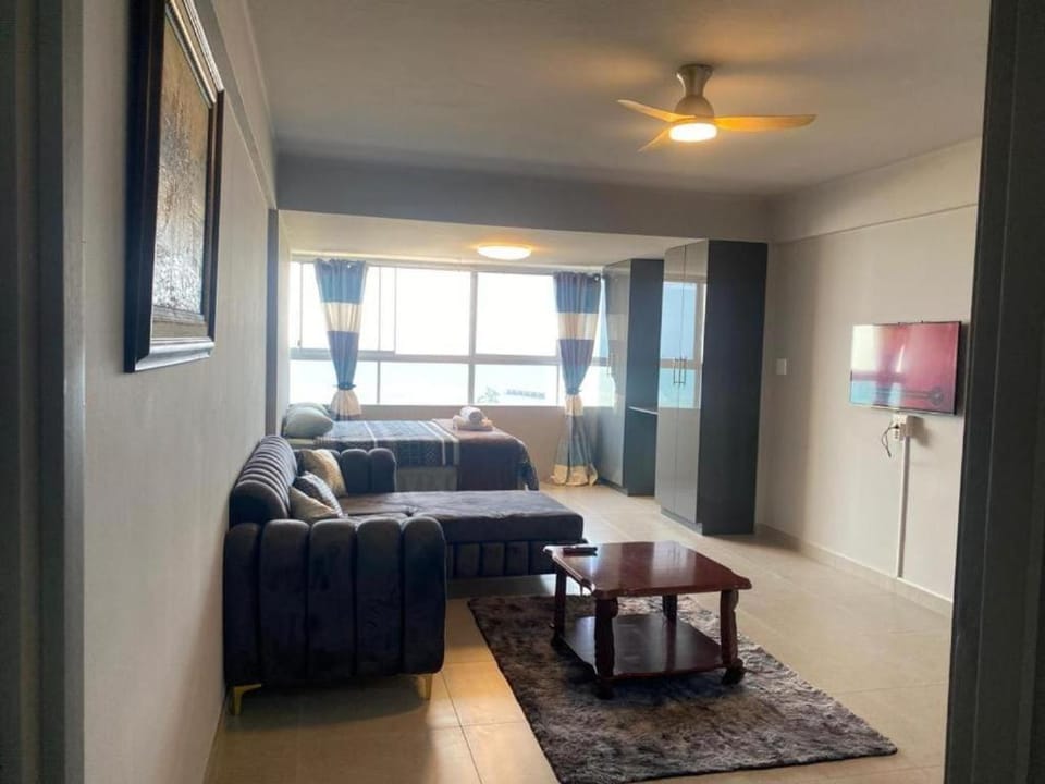 Golden Sands North Beach Apartment in Durban