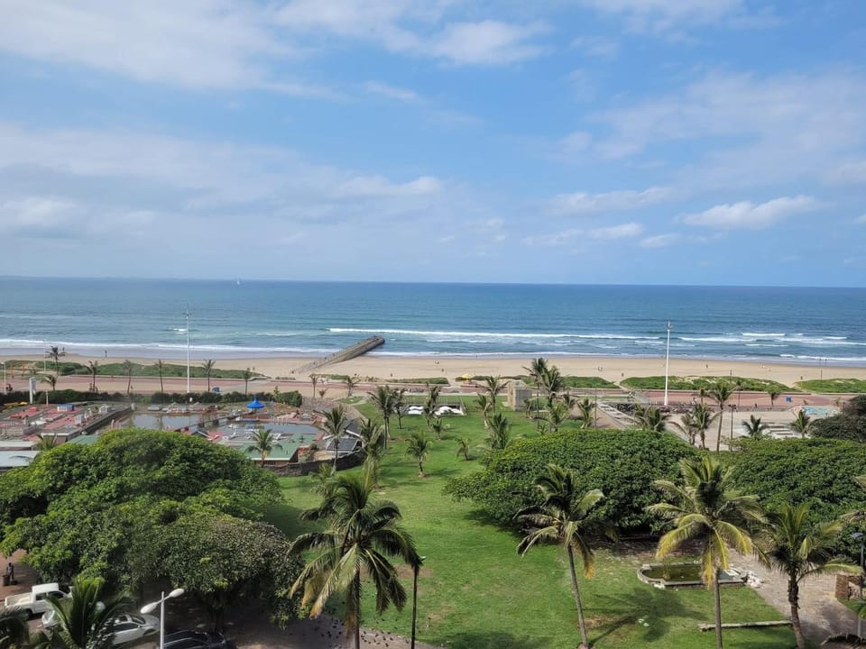 Golden Sands North Beach Apartment in Durban