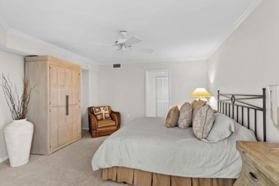 Three Bedroom Gulf View Residence in Naples Apartment in Pelican Bay
