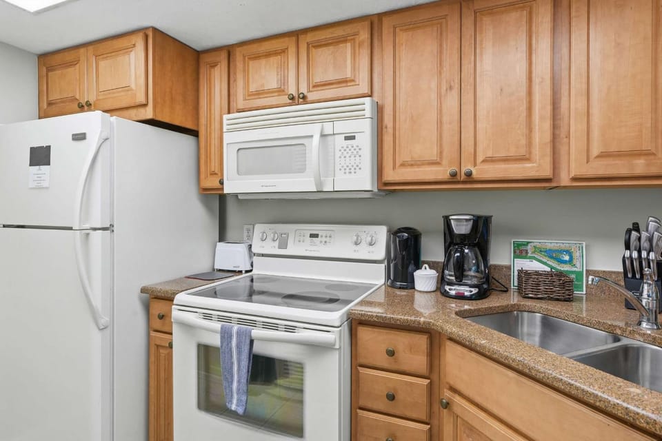 I-349 - End Unit - Lake and Fountain View House in Naples