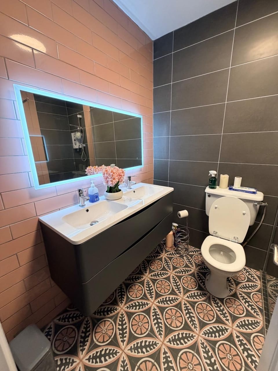 Modern Central 1 Bedroom Oasis Apartment in County Cork