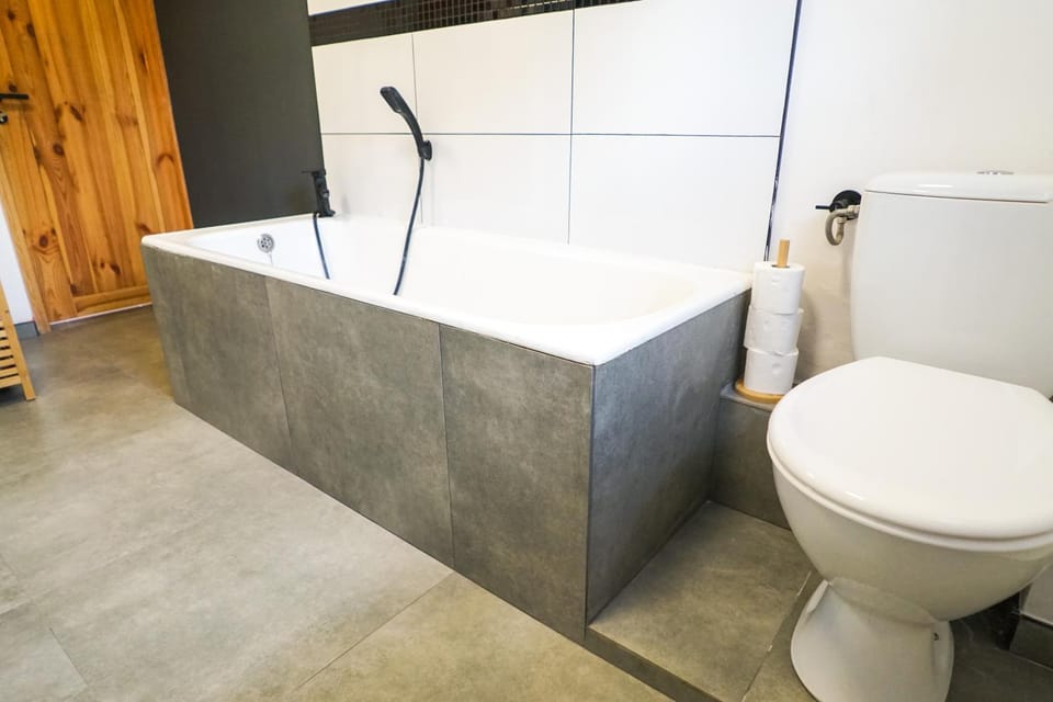Bathroom, Bath