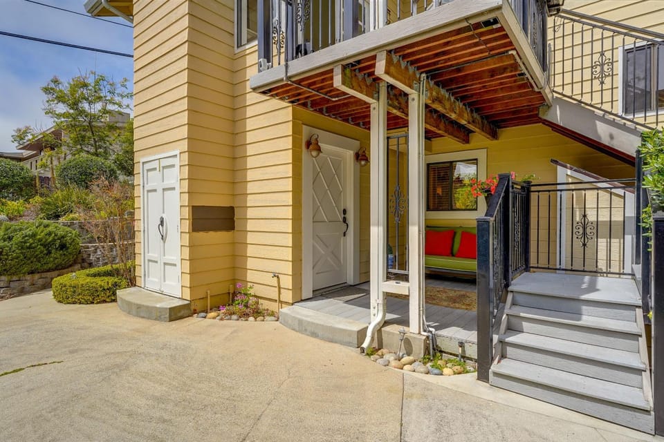 3/4 Mi to Carmel Beach! Walkable Extended Escape Apartment in Carmel by the Sea