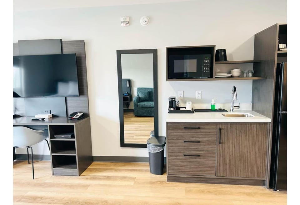 Kitchen or kitchenette, Living room
