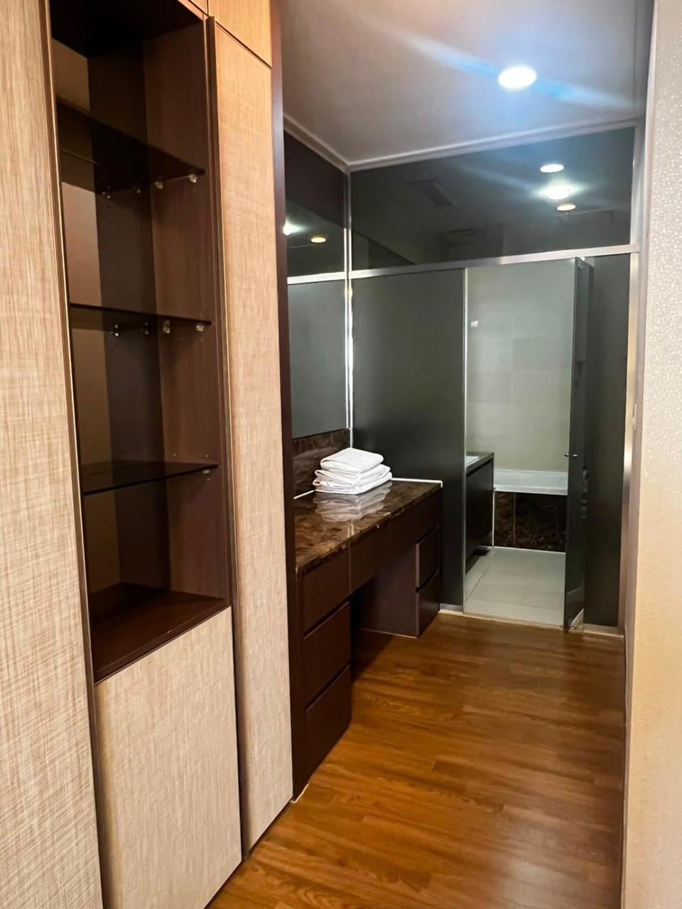 Bathroom, towels
