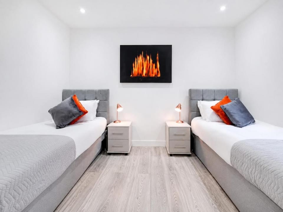 Luxurious 1 Bed Serviced Apt 03 with WiFi MyRent2Rent Apartment in Corby