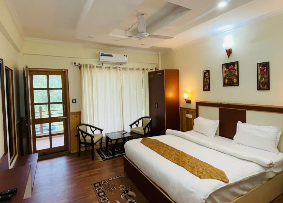 Shyamla Solace Sadhupul Resort in Himachal Pradesh