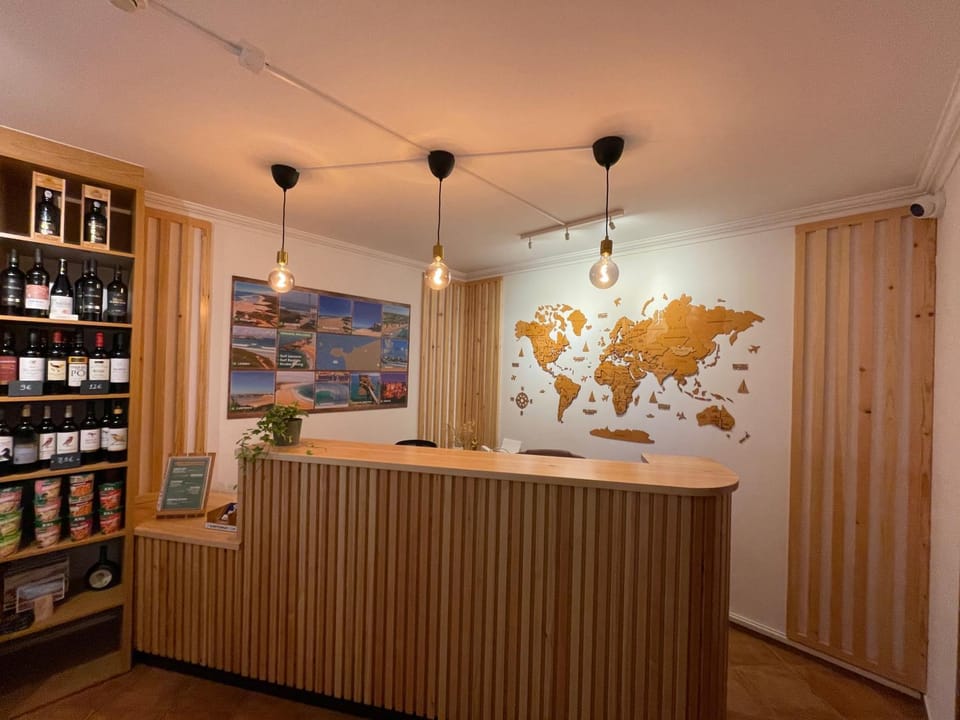 Lobby or reception, Lounge or bar, Food and drinks, Drinks, Alcoholic drinks