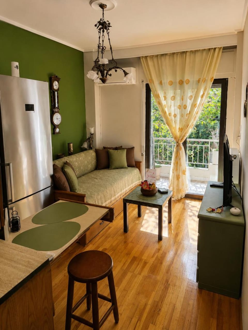 TV and multimedia, Living room, Seating area
