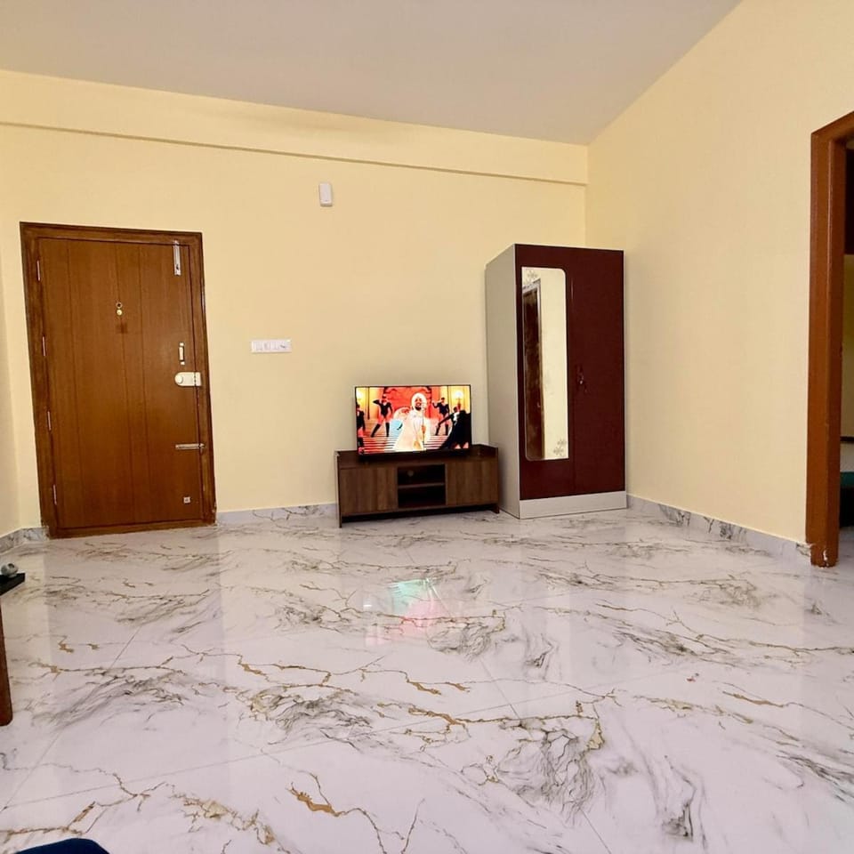 TV and multimedia, wardrobe