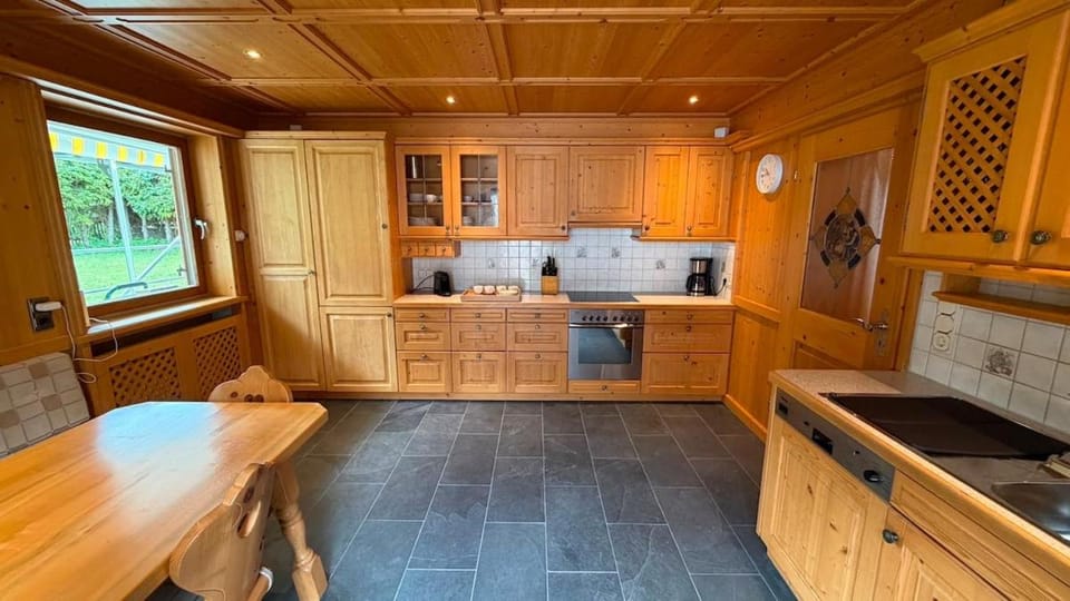 Coffee/tea facilities, Kitchen or kitchenette, dishwasher, microwave, stove, toaster, washing machine, dryer