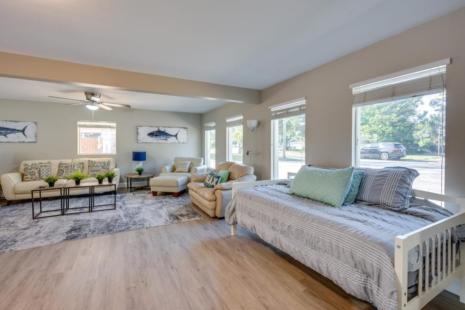 Lake Access & Pools! Side-by-Side Tampa Homes House in Tampa