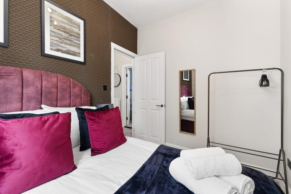 Stylish 3BR Home - Sleeps 7, Family Friendly Apartment in London Borough of Ealing