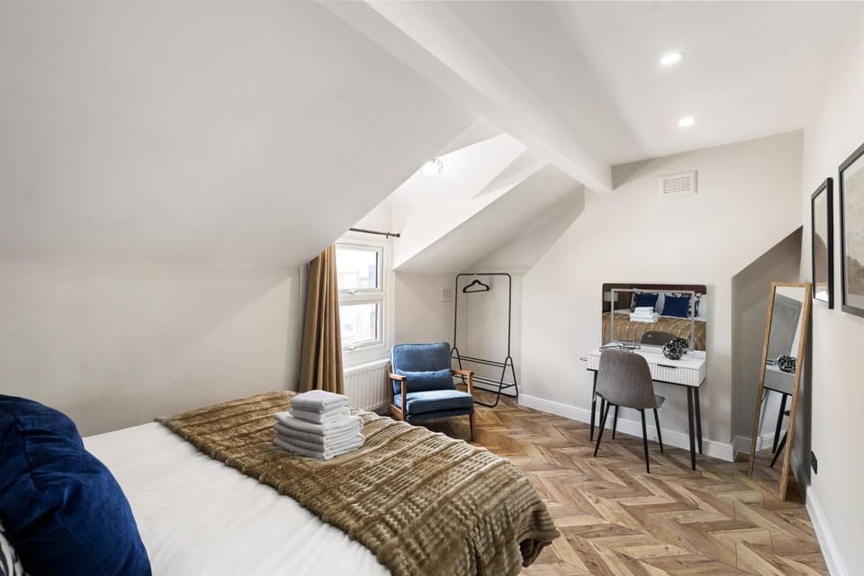 Stylish 3BR Home - Sleeps 7, Family Friendly Apartment in London Borough of Ealing