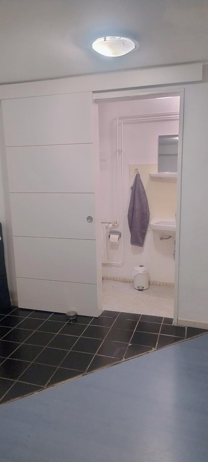 Monteurzimmer, eigener Eingang, mit privater Dusche und WC Apartment in Karlsruhe