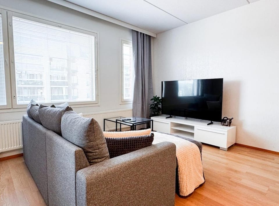 Tilava Saunallinen Kaksio Omalla Parvekkella! Apartment in Finland
