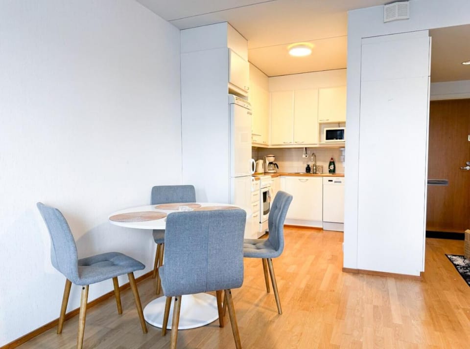 Tilava Saunallinen Kaksio Omalla Parvekkella! Apartment in Finland