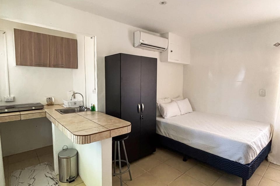 Club Voca Studio w/ Resort-Style Pool + Near Beach Apartment in Coco
