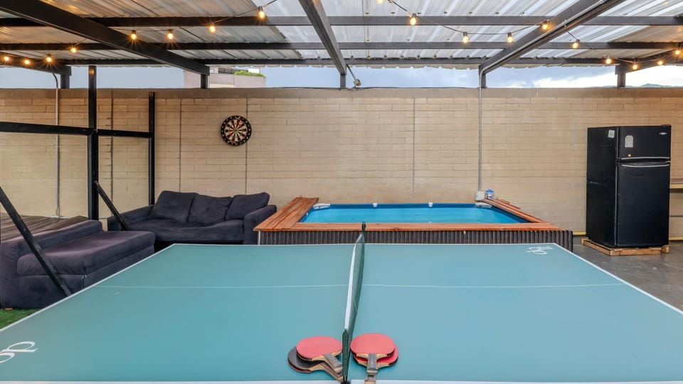 Laureles Mirador, Piscina, AC, Parqueadero Apartment in Medellin