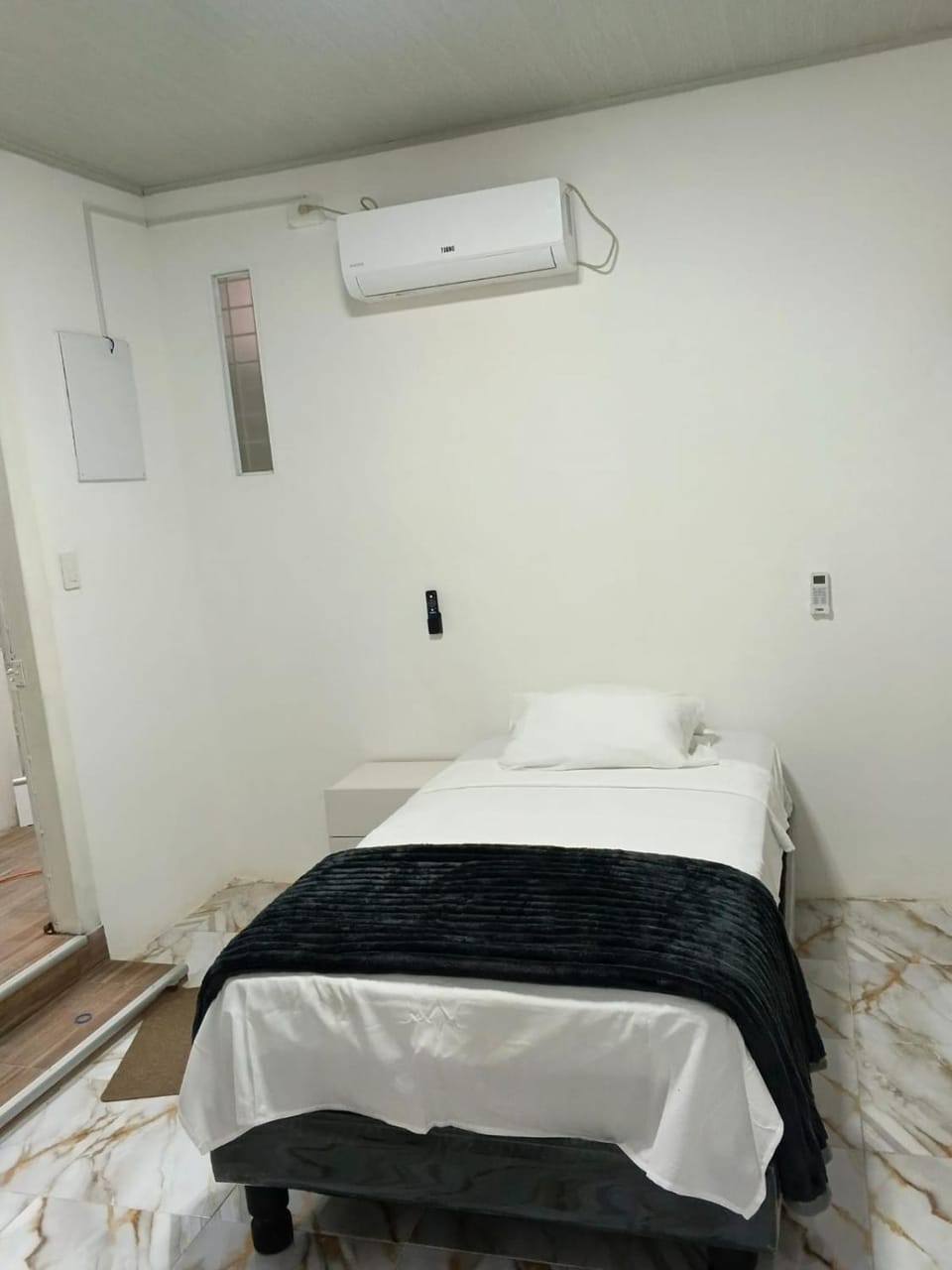 Glass Decor Apartment in Manabí Province