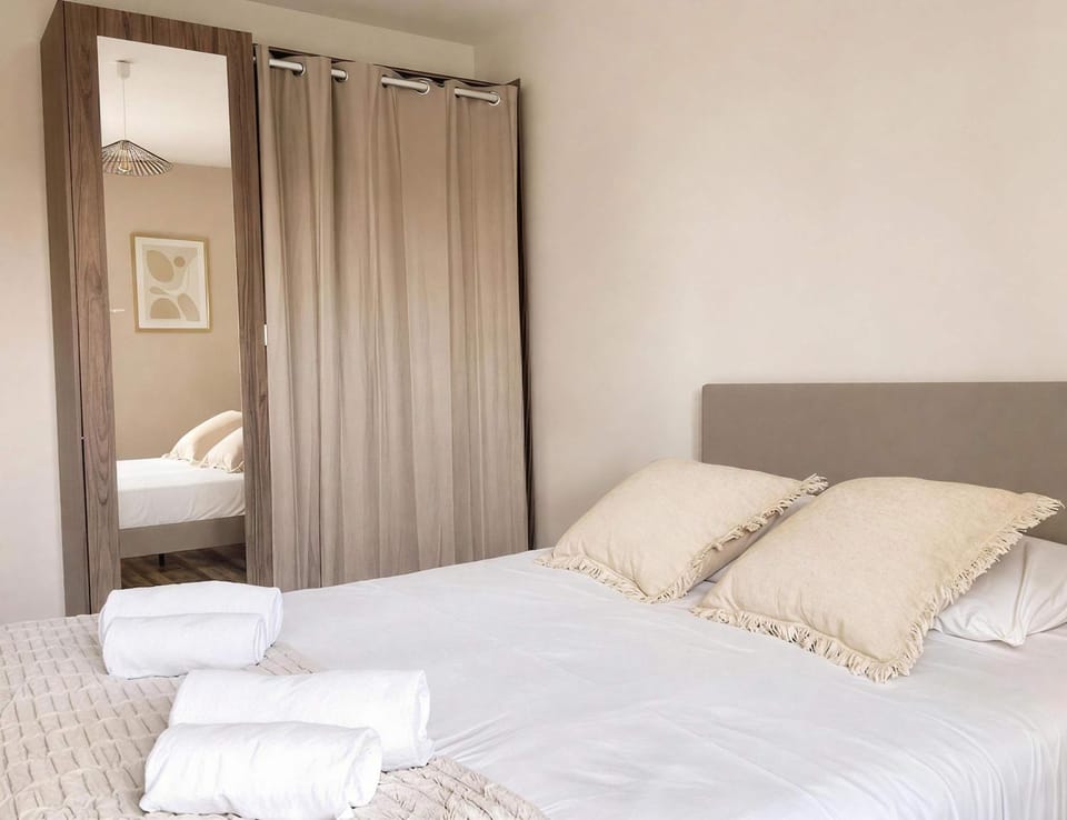 Spacious Family Apartment near Pere Lachaise Apartment in Paris