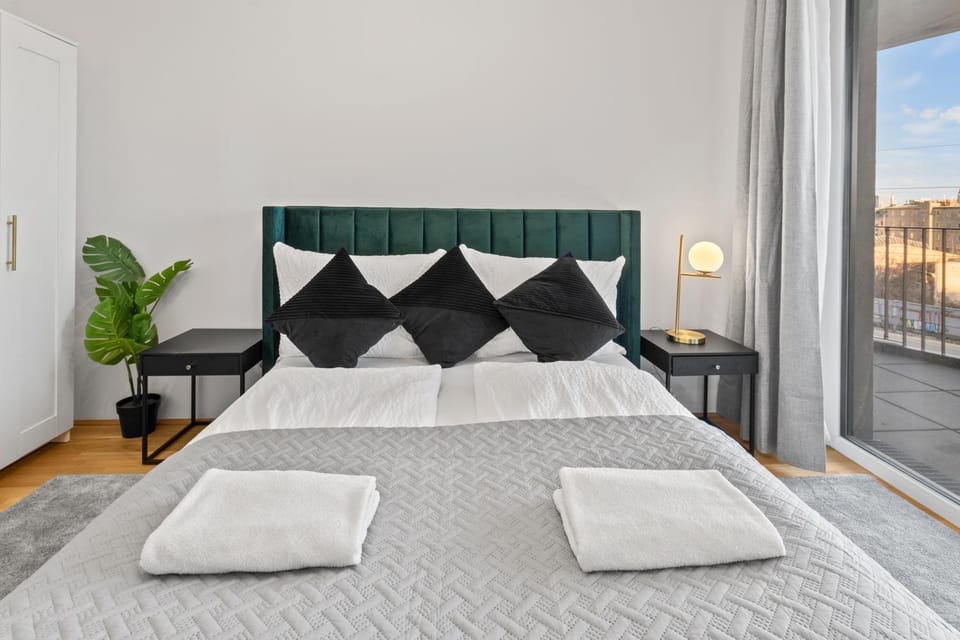 1 or 2BR I Balcony I 15 Min Airport I 20 Min Center Apartment in Vienna