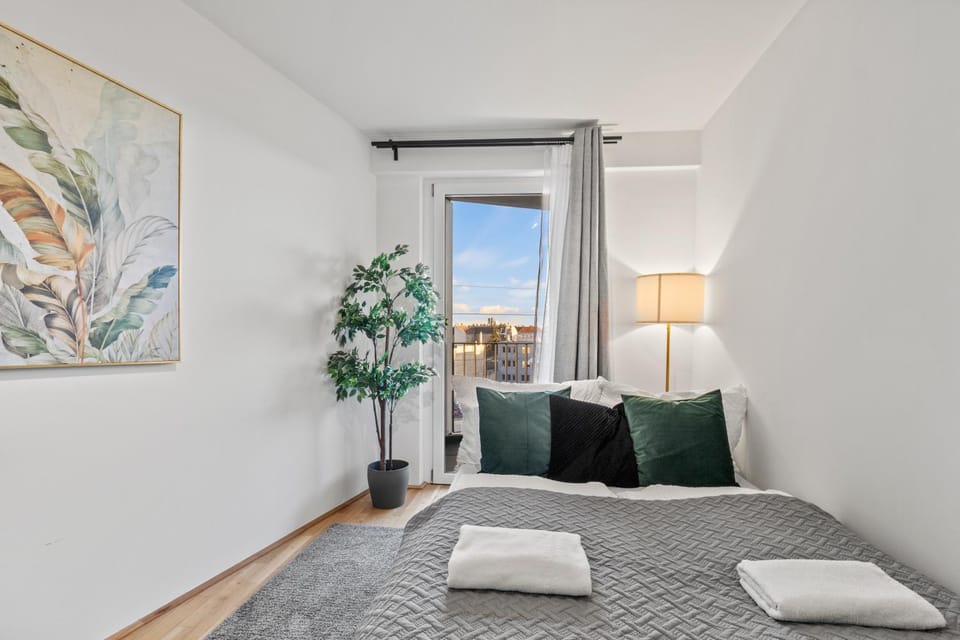 1 or 2BR I Balcony I 15 Min Airport I 20 Min Center Apartment in Vienna