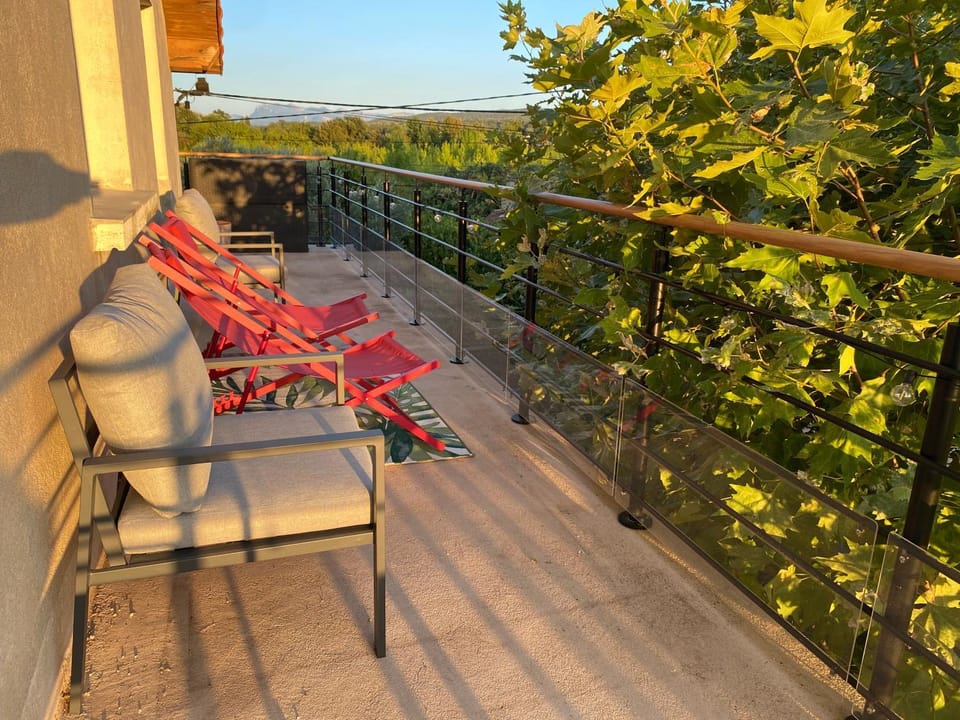 Natural landscape, View (from property/room), Balcony/Terrace