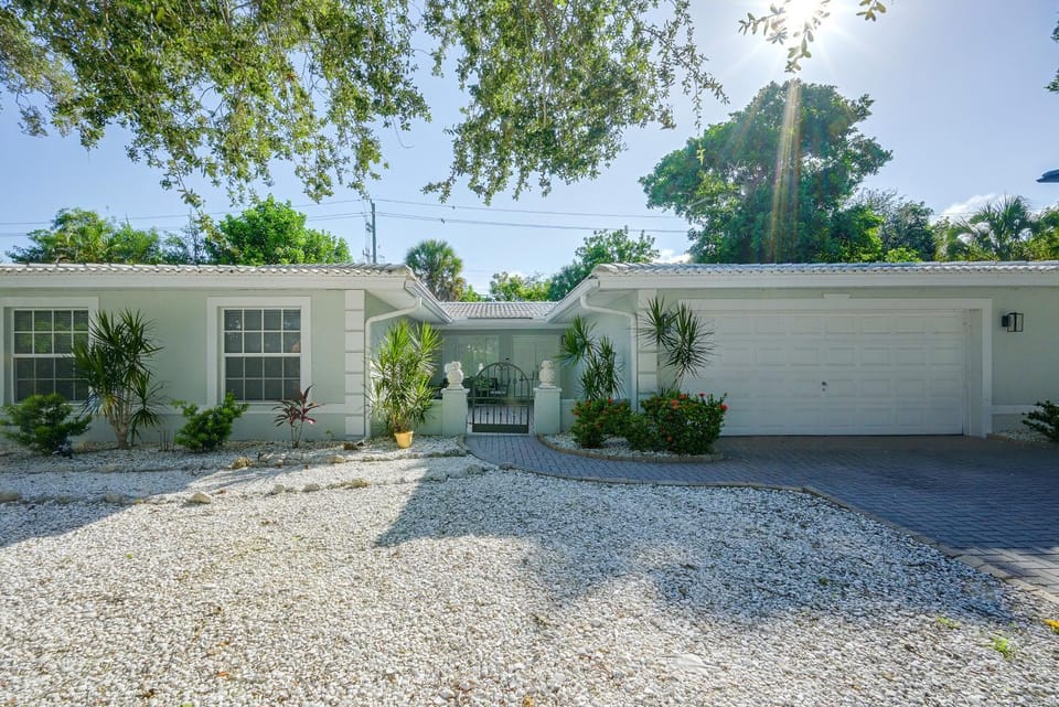 < 2 Mi to Beaches! Poolside Paradise in Siesta Key House in Siesta Key