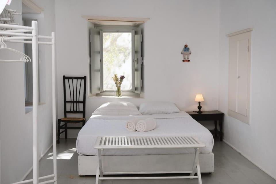 Hydra's Heart - A Traditional Island Retreat House in Islands