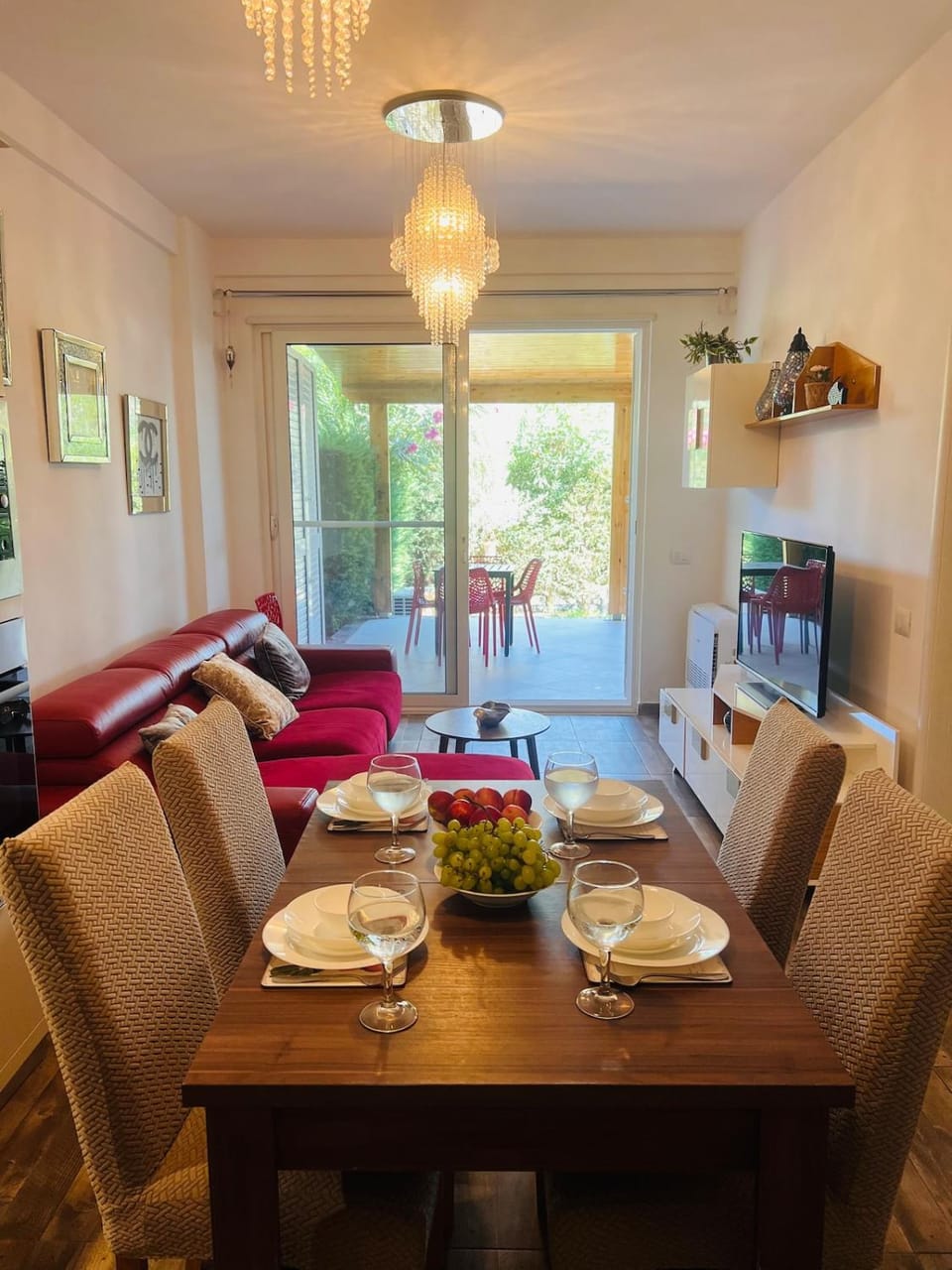 Beachside Flat, Gjiri i Lalzit, Garden and Balcony Apartment in Tirana County, Albania