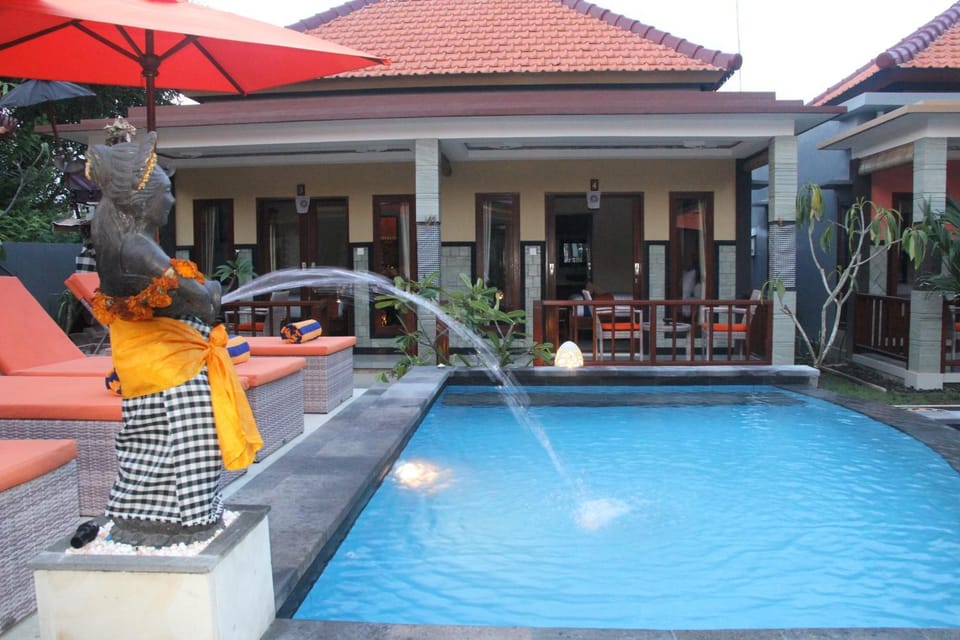 Day, Swimming pool