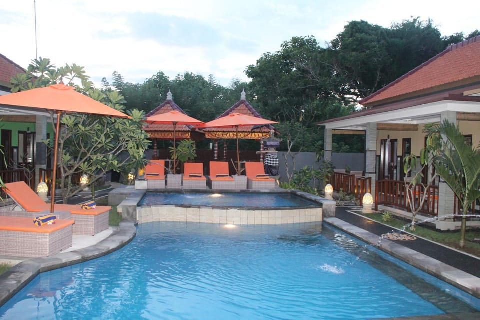 Day, Swimming pool