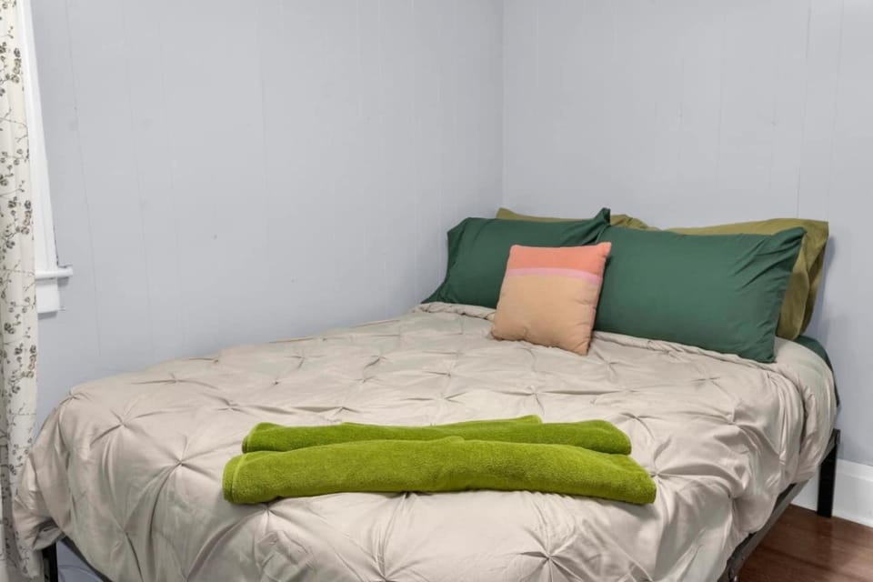 Comfortable 2BR Apartment for a Relaxing Stay Apartment in Buffalo