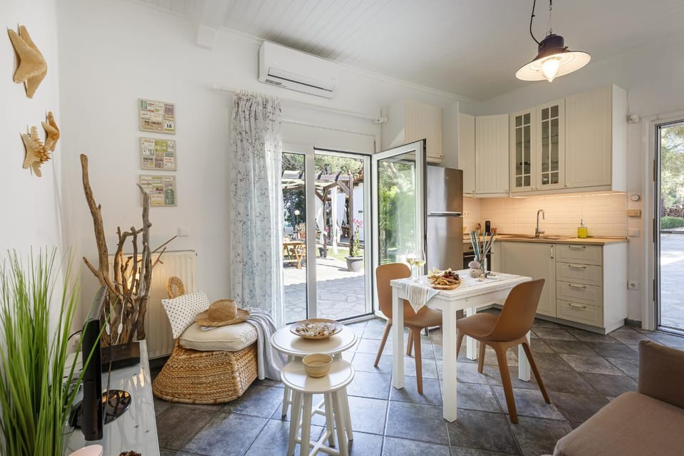 Living room, kitchen