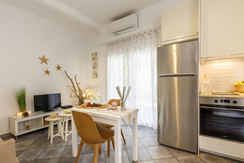 Living room, kitchen