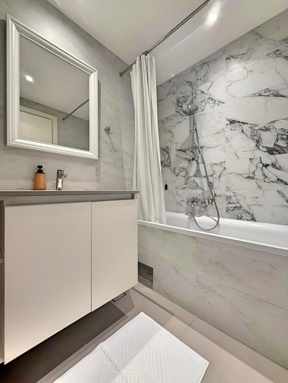 The Gates 507 Apartment in Belgrade