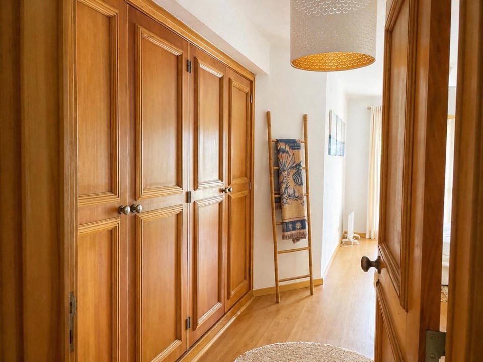 Bedroom, wardrobe