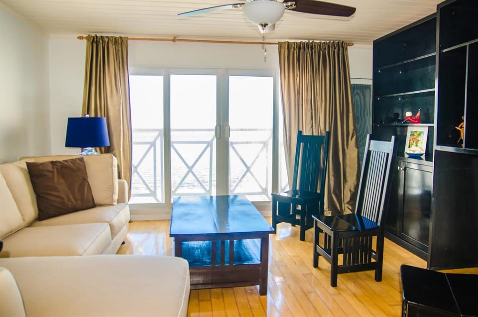 Caprice 4 - 3BR Oceanview Home with Private Pool Villa in Nassau