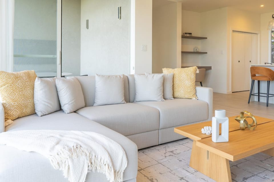 Ocean Breeze Condo Ocean Views & Pool Access, Antigua Apartment in Saint Mary, Antigua and Barbuda