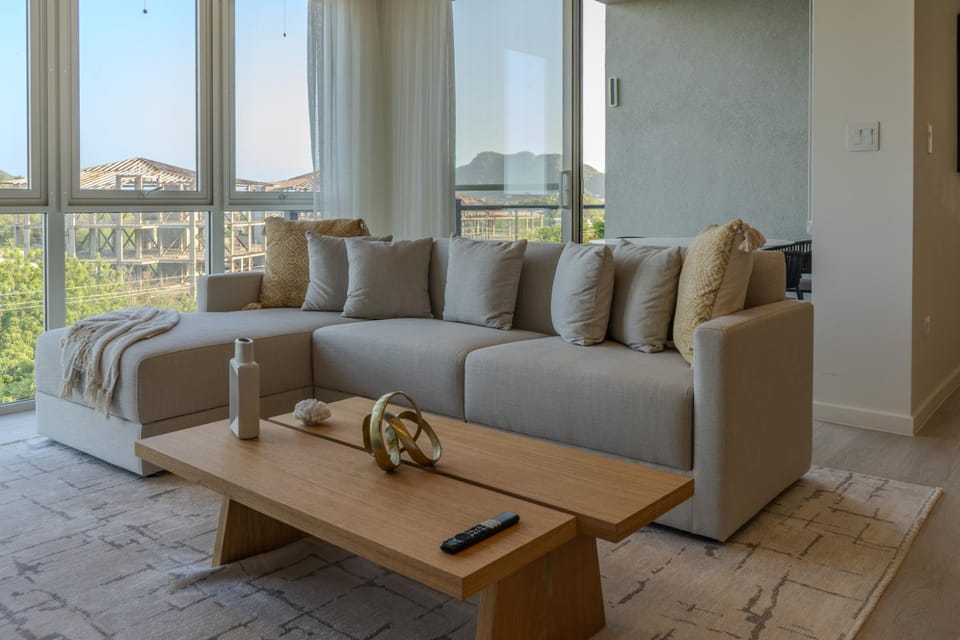 Ocean Breeze Condo Ocean Views & Pool Access, Antigua Apartment in Saint Mary, Antigua and Barbuda