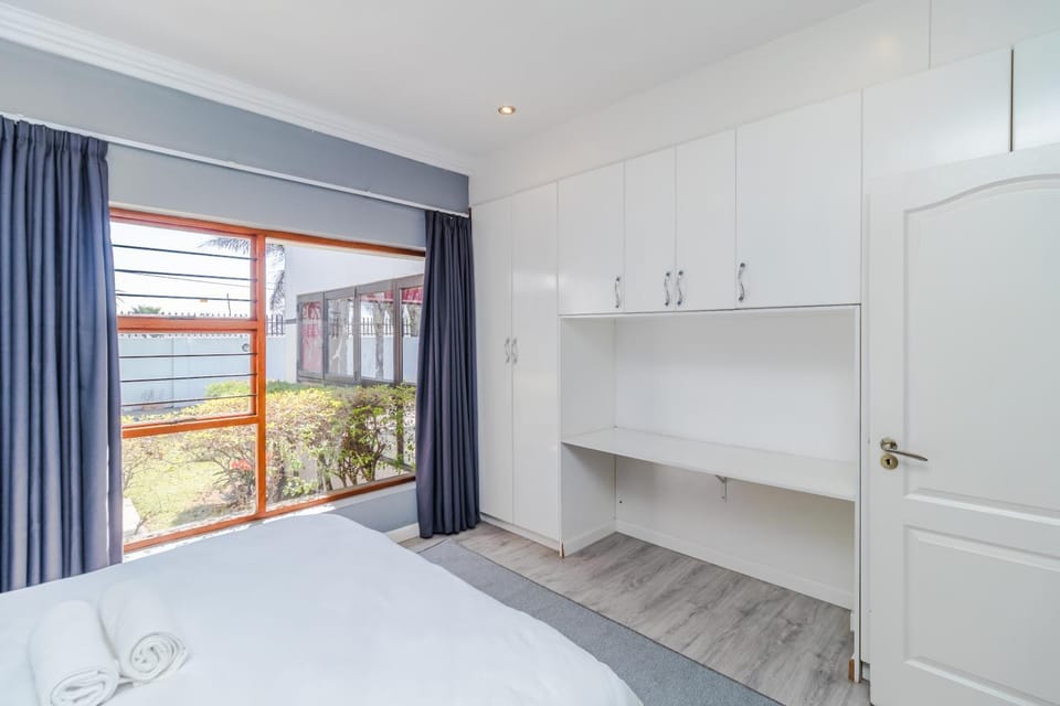 URBAN ESCAPEs - LINDEN PLACE House in Johannesburg