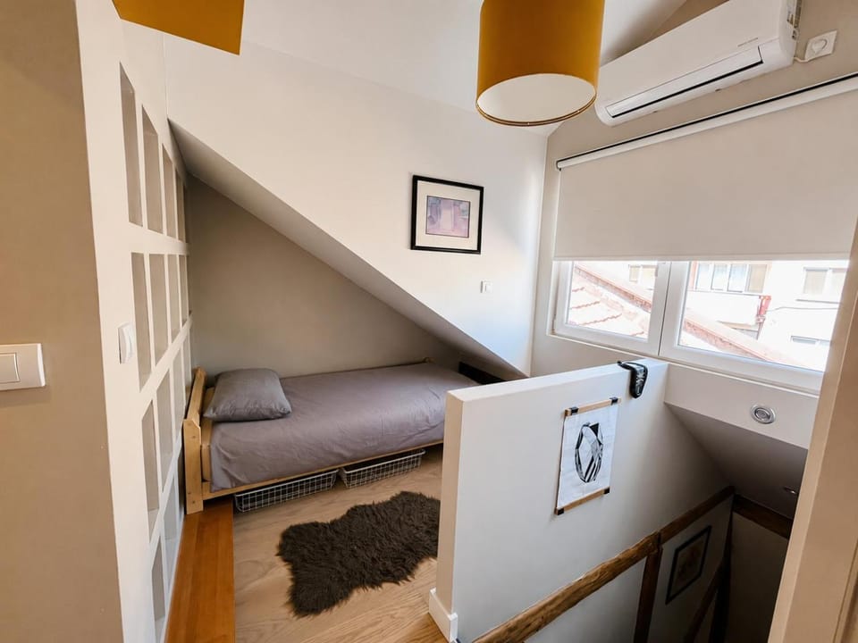 Hearth of Belgrade 3 Bedroom Duplex 2 Bathrooms Sleeps 7 Apartment in Belgrade