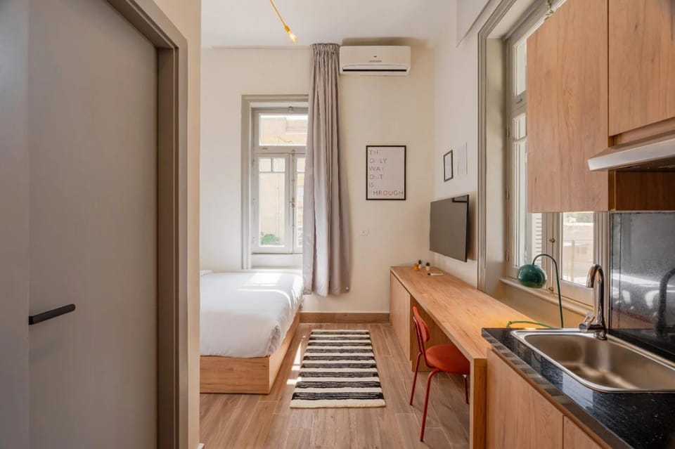 Kitchen or kitchenette, Bedroom