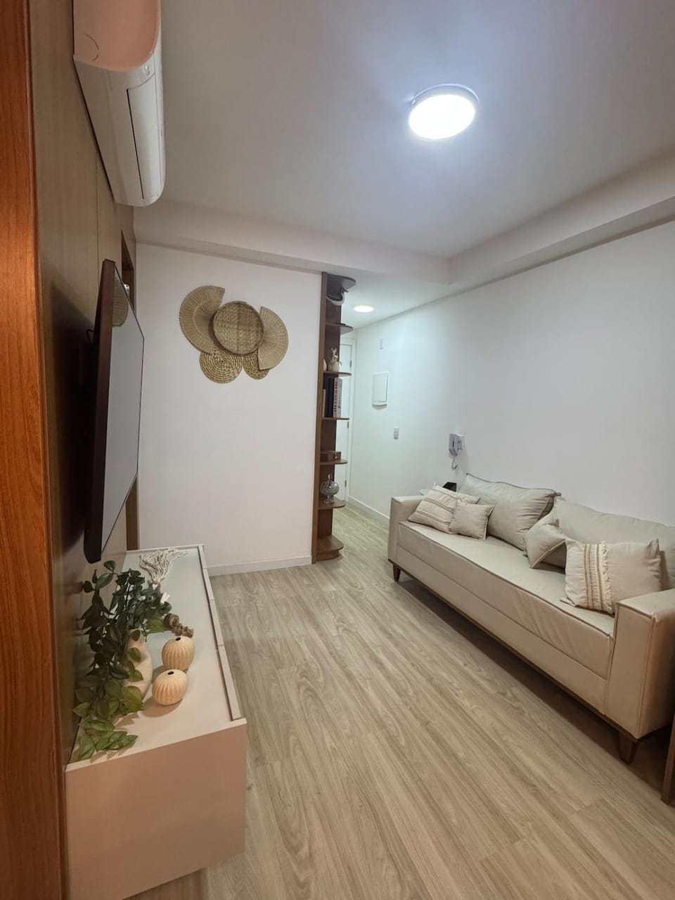 Piratininga Beach decorated bedroom and living room Apartment in Niterói
