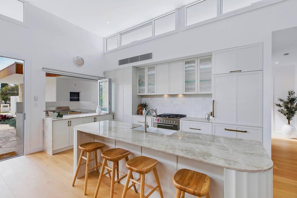 Kitchen or kitchenette, Dining area, dishwasher, stove